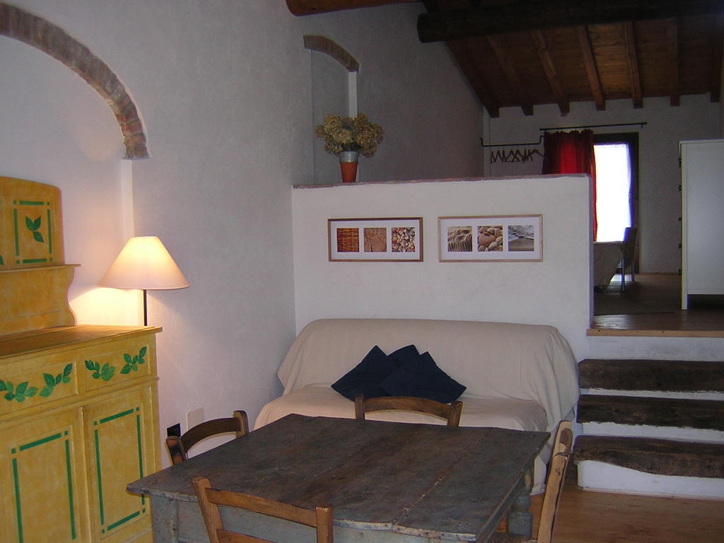 Agriturismo Trebisonda Country Resort Monzambano Kamer foto