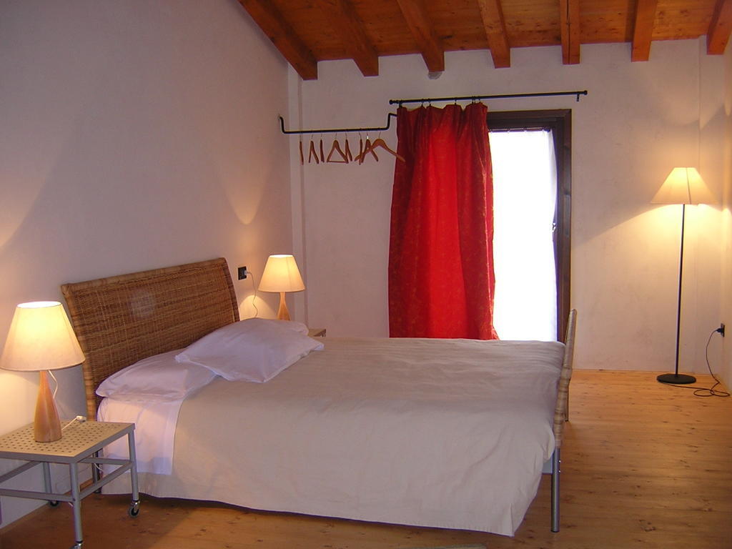 Agriturismo Trebisonda Country Resort Monzambano Kamer foto